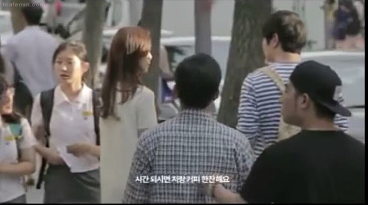 예쁜 여자가 헌팅했을 때 반응.jpg_1.jpeg