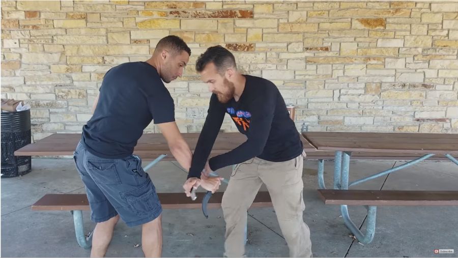 '아저씨'를 본 나이프 파이팅 전문가_5.png