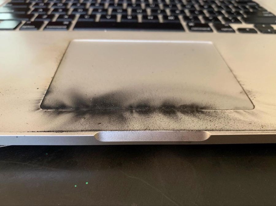 Damaged-MacBook-Pro-2015-model-photos-1.jpg