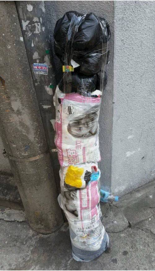본의 아닌 쓰레기 빌런 대결.jpg_1.jpg
