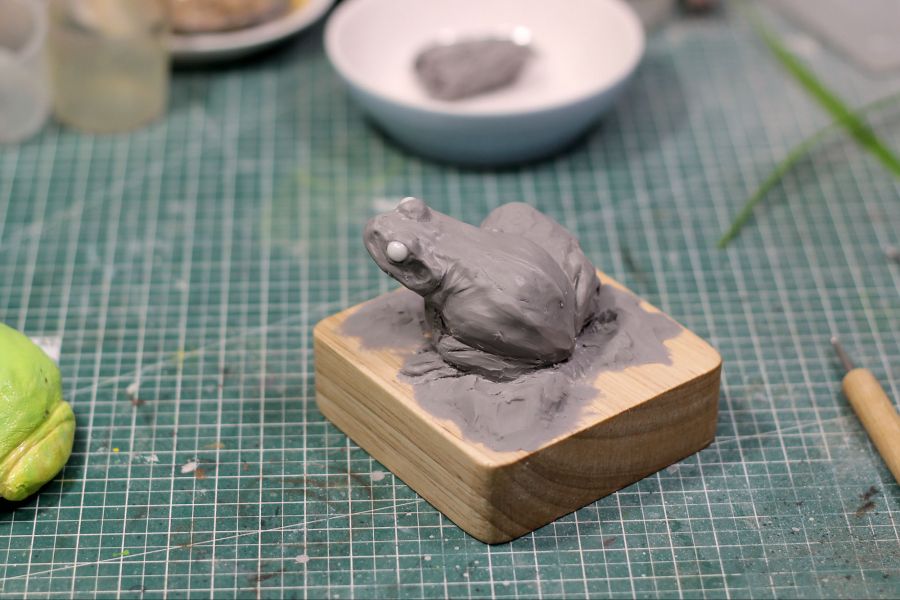 조형작가의 청개구리 피규어 만들기 과정!_4.jpg