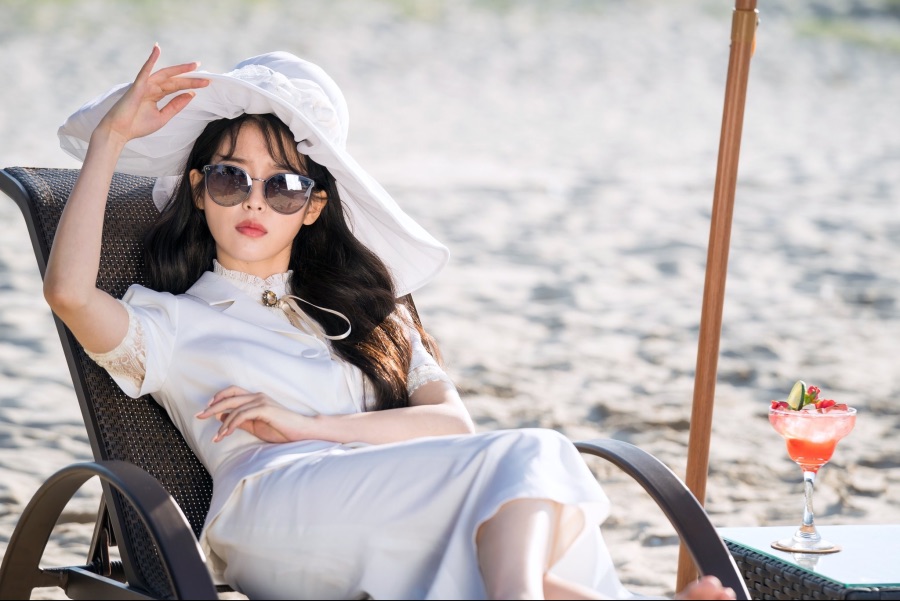 iu 사진 보고가라_2.jpeg