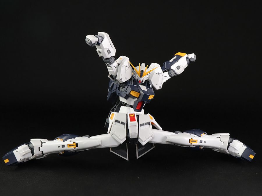 RG 뉴 건담 review 17.jpg