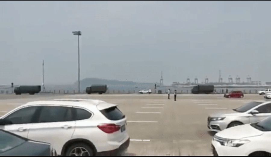 홍콩 인근으로 이동 중인 중국군_2.jpg