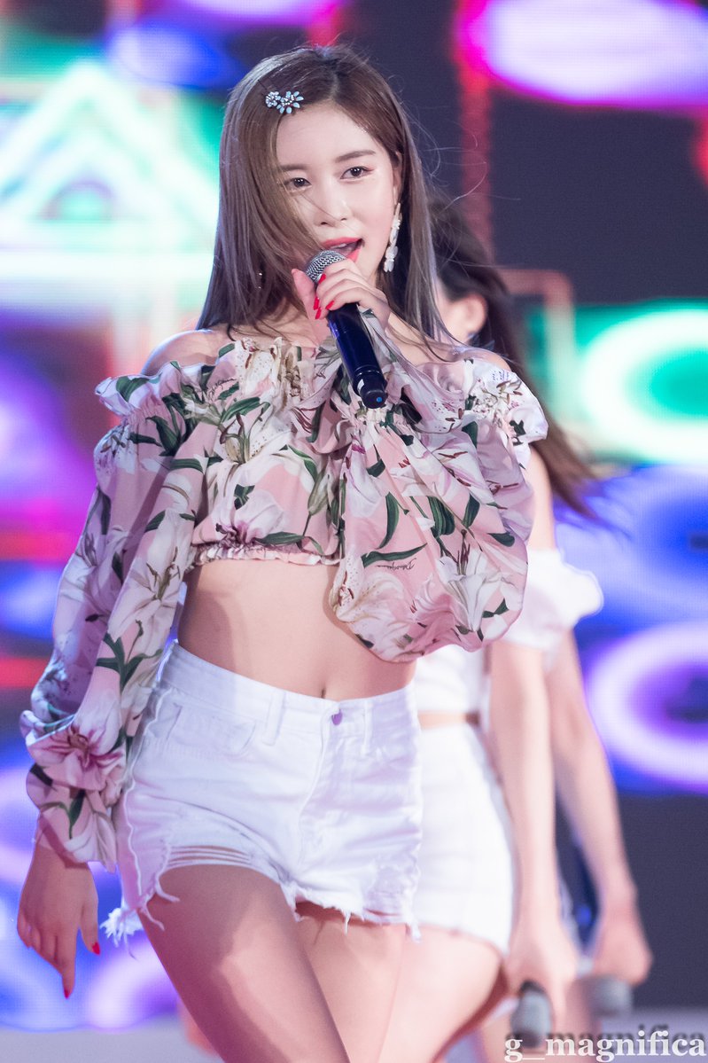 우주소녀 20190810 목포행사 사진 + 직캠_9.jpg