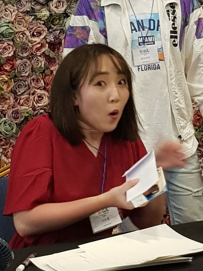 [인방]흙흙...시간 쪼개서 이초홍 싸인회 갔다왔는데_1.jpg