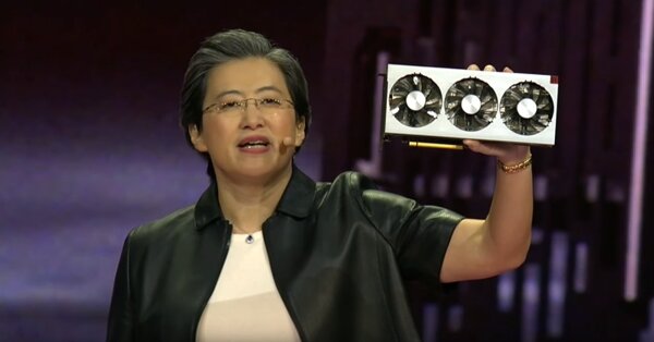 안경육덕녀가 검고 커다란 물건 들고있는 사진 달린다_3.jpg