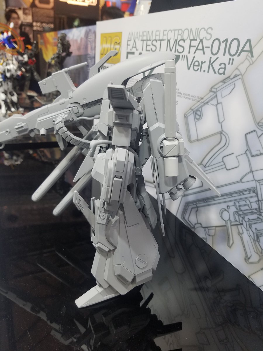 MG FAZZ / PG 퍼펙트 스트라이크 건담 전시사진_2.jpg