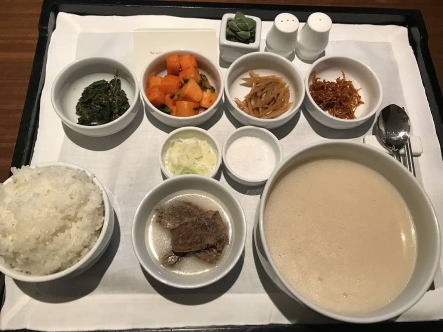 5만원짜리 국밥.jpg | 유머 게시판 | 루리웹