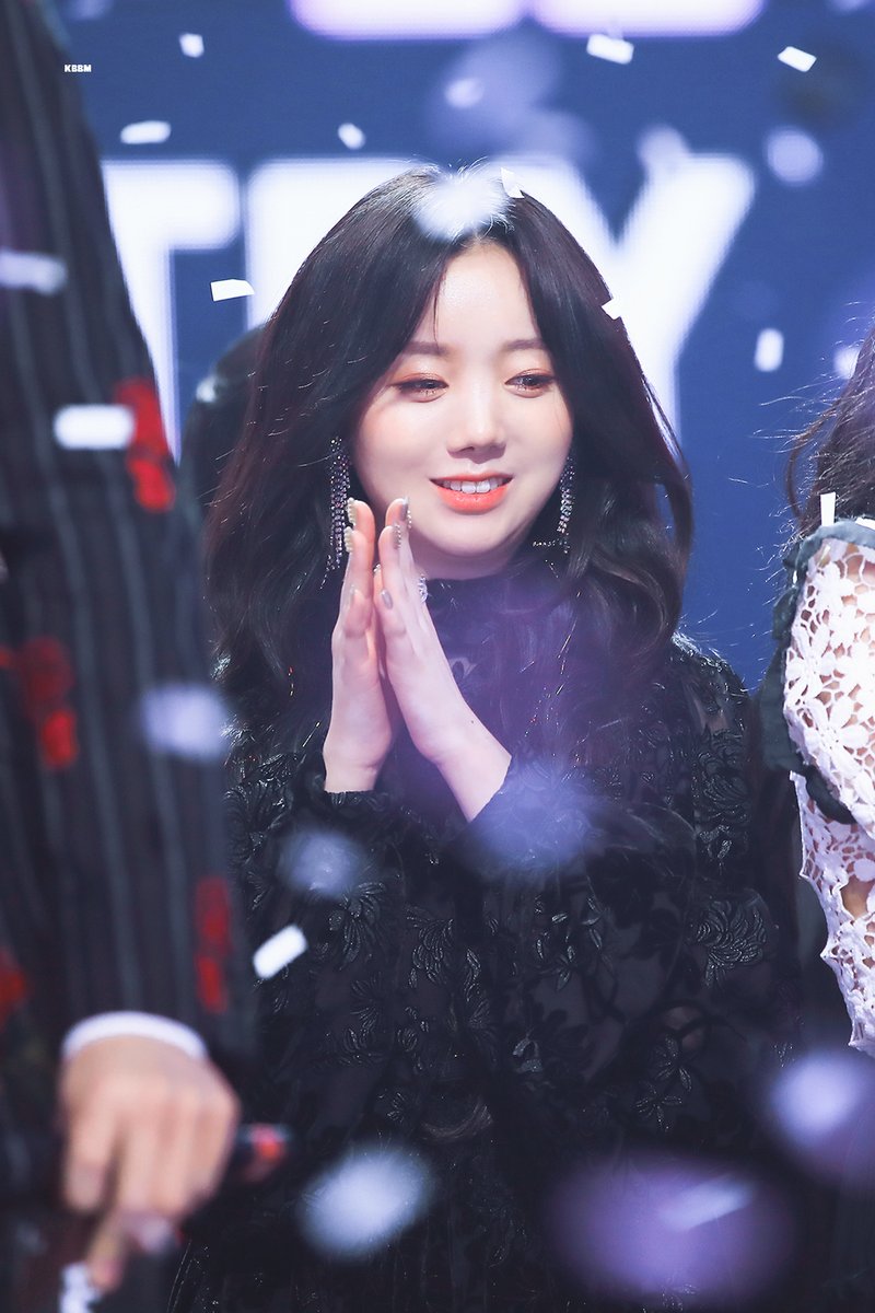 러블리즈 20191231 MBC 가요대제전 by KBBM 03.jpg