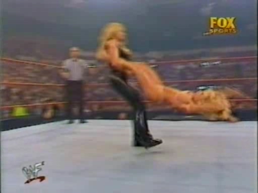WWF RAW IS WAR 2001.07.16.avi_20200121_001211.812.jpg
