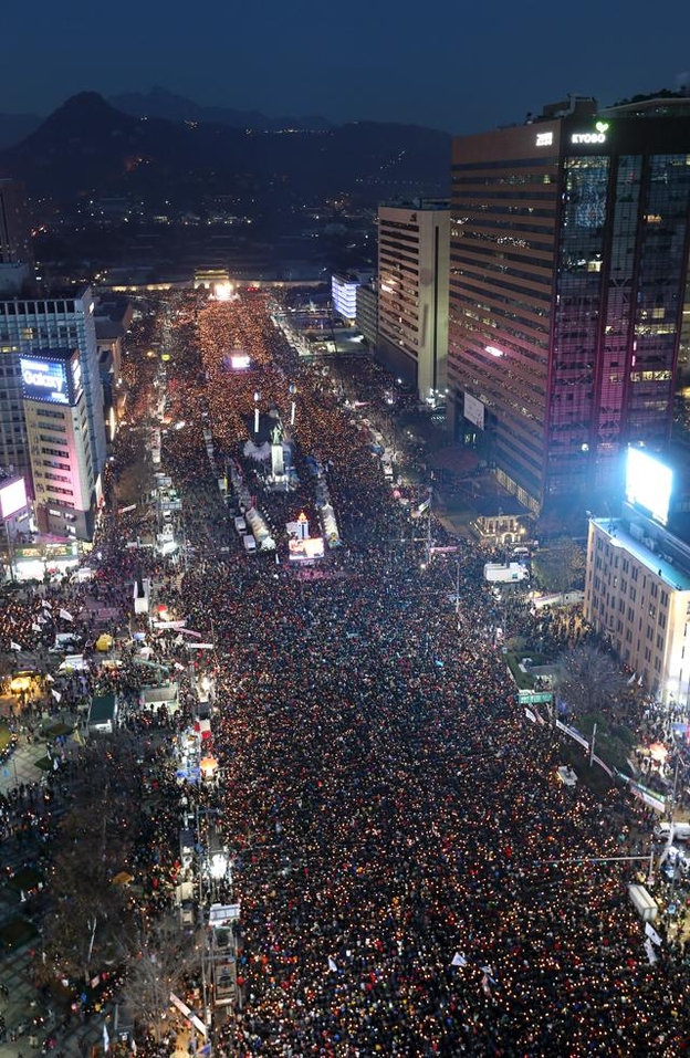 그 겨울, 뜨거웠던 광장_3.jpg