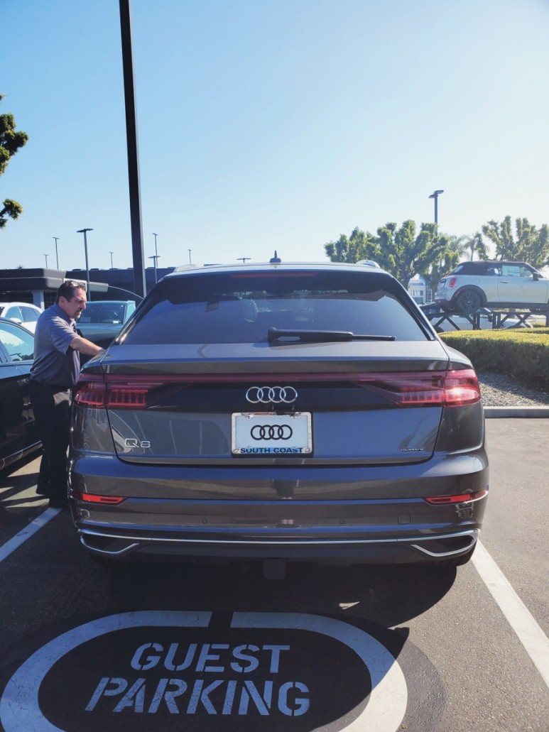 AUDI Q8_2.jpg