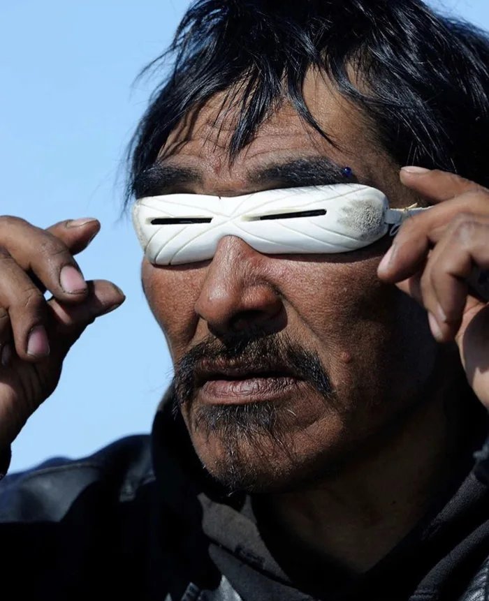 Traditional-snow-goggles-used-by-the-Inuit-and-the-Yupik-peoples-of-the-Arctic-to-prevent-snow-blindness.jpg