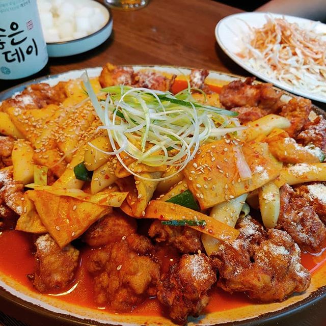 떡볶이 치킨 맛있음 | (백업)유머 게시판(2018-2020) 떡볶이 치킨 맛있음 | (백업)유머 게시판(2018-2020) | 루리웹