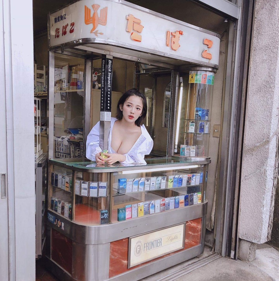 우리동네 담배가게에는 아가씨가 예쁘다네_1.jpeg