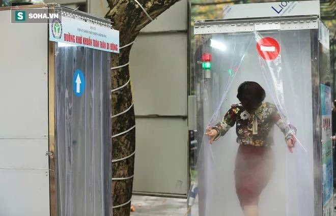 베트남 길거리에 설치한 이동식 간이 멸균실.jpg_4.jpg