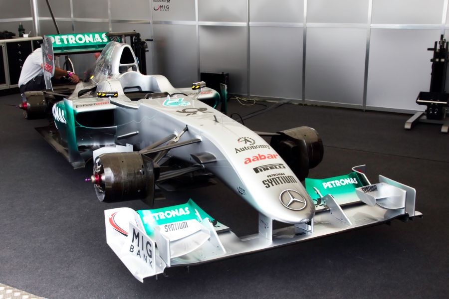 Mercedes_MGP_W02_-_Flickr_-_andrewbasterfield.jpg