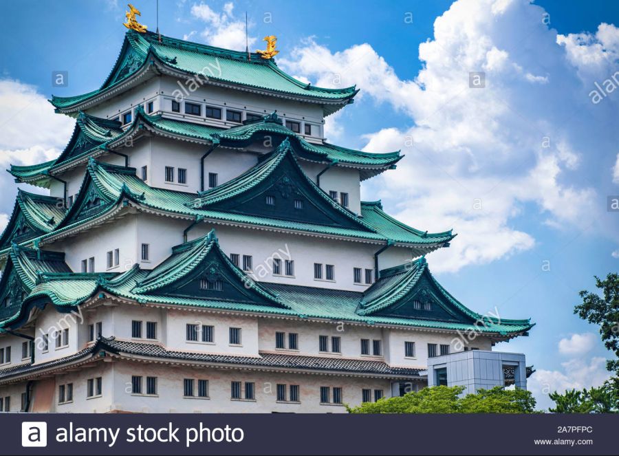 beautiful-japanese-castle-in-blue-skyancient-ruins-of-antiquity-japanese-castle-2A7PFPC.jpg