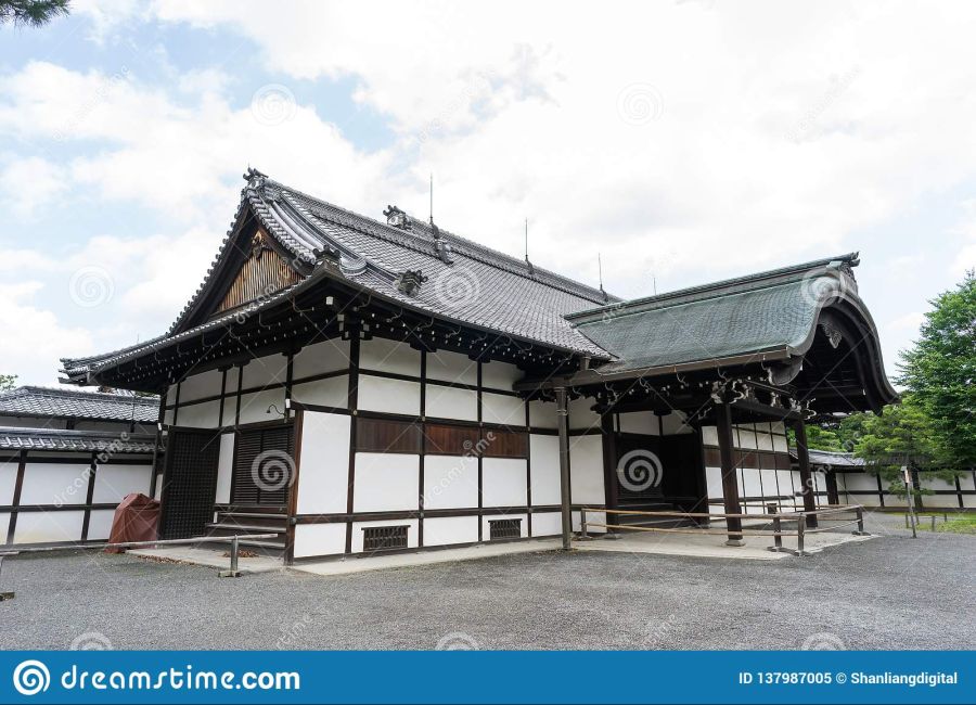 japanese-architecture-traditional-house-kyoto-japan-137987005.jpg