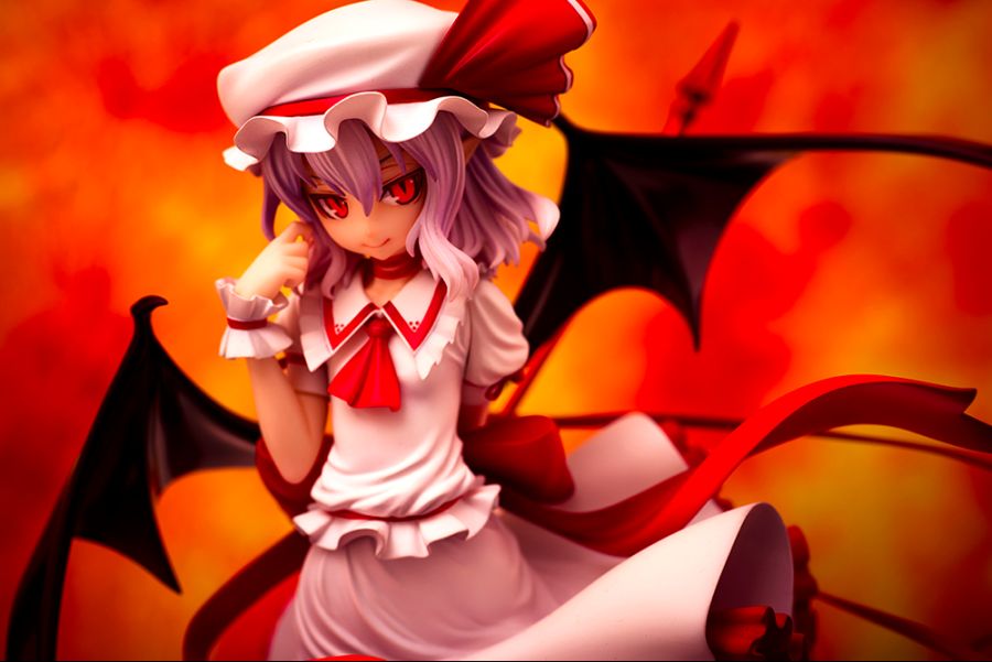 touhou_remilia_the_childish_moon_red_forever_photo_14.jpg