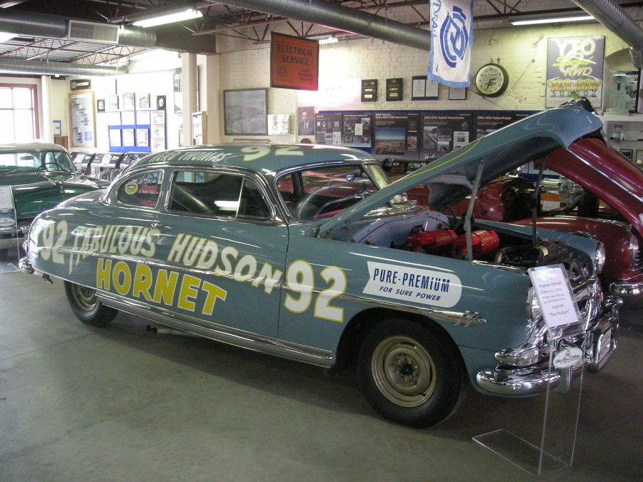 1280px-Ypsilanti_Automotive_Heritage_Museum_August_2013_20_(1952_Hudson_Hornet_stock_car).jpg