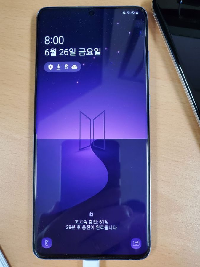 갤럭시버즈+ BTS 에디션 테마를 적용 했습니다._4.jpg