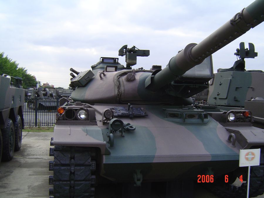 JGSDF_MBT_Type_74_at_JGSDF_PI_center_2.jpg