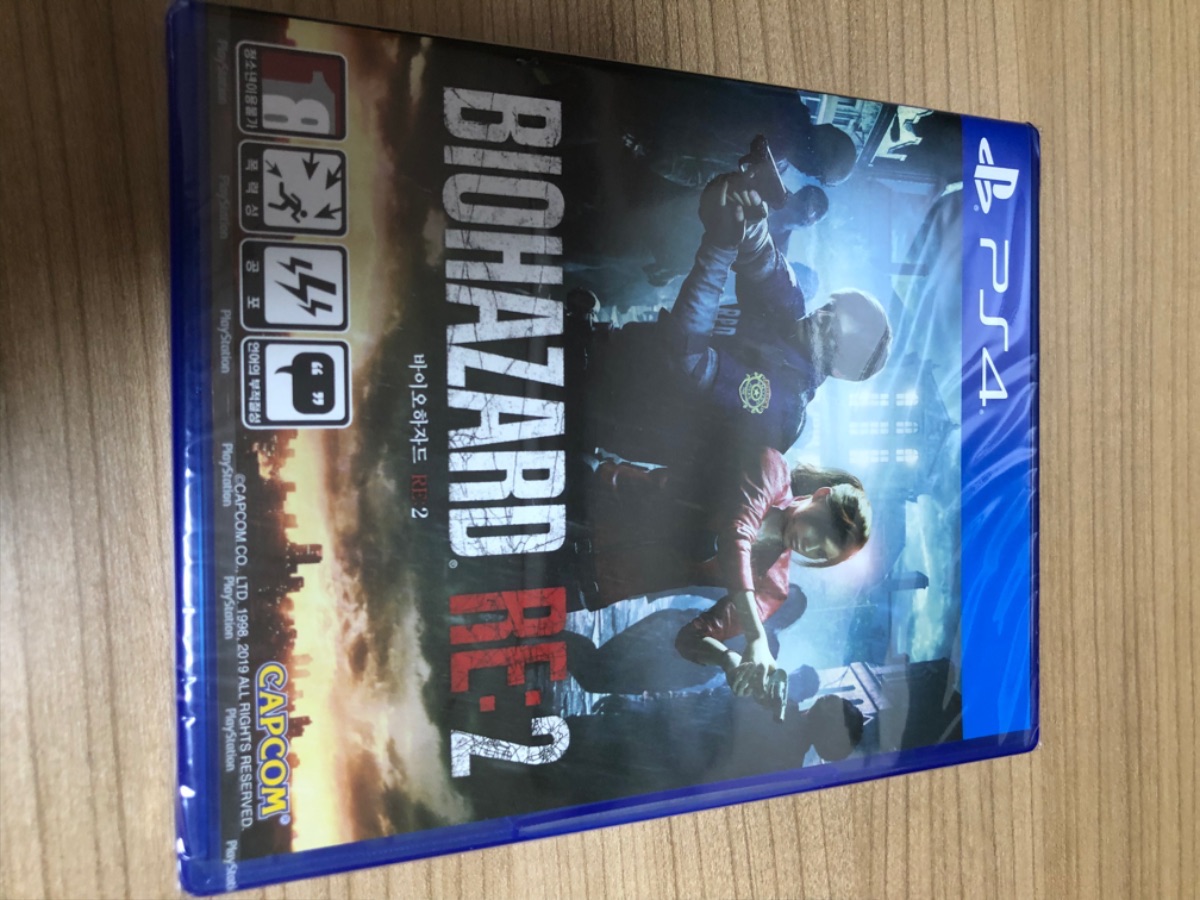 플스4 킹덤하츠3 디럭스에디션, 바이오하자드2 re 밀봉팝니다_1.jpeg