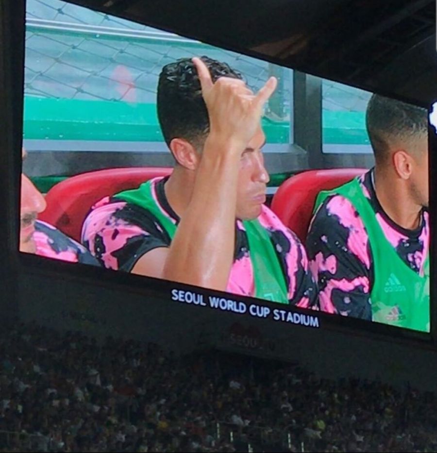 형들 저 축구 경기장인데요_1.jpg