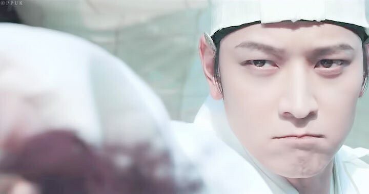 촬영전 술을 잔뜩 마신 배우의 얼굴_1.jpg