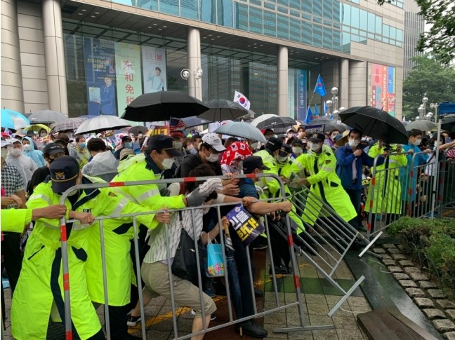 일부 교회들이 저지른 일탈에 불과합니다_2.jpeg