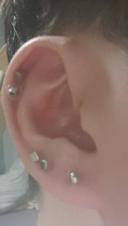 미성년자는 피어싱 하면 안대는거였어?_1.jpg