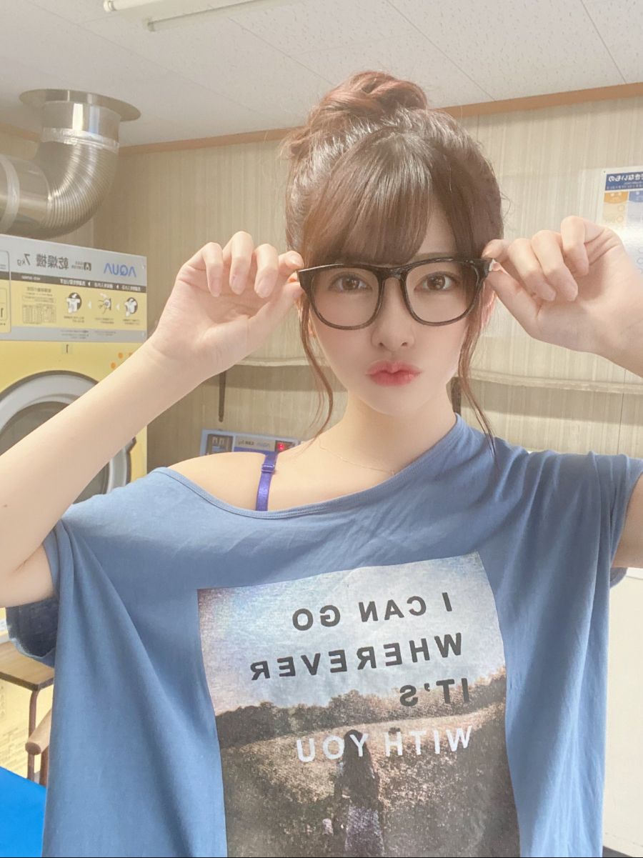 귀엽게 생긴 신인여배우_1.jpg