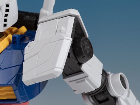 bandai_rx78f00021.jpg