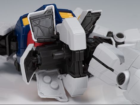 bandai_rx78f00031.jpg