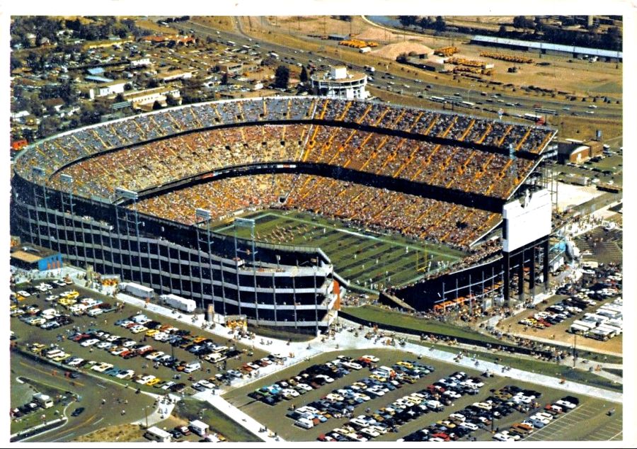 Mile High Stadium.jpg