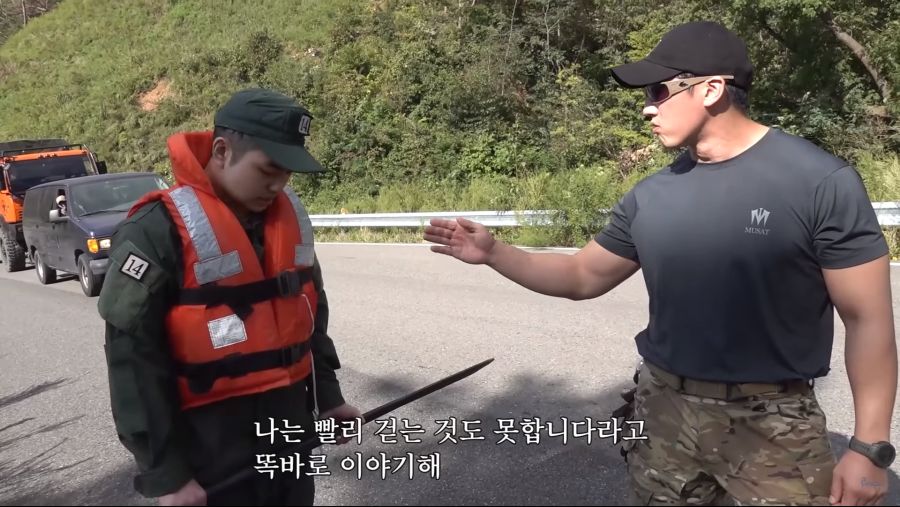 인방, 가짜사나이) 1기 자체 오마주를 시도한 로건 교관_4.jpg