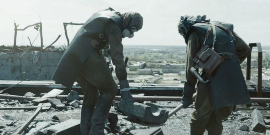 Chernobyl.2019.S01.E04 [BD 1080p H264 subs(Kor)]-papermoon.mkv_20201013_010331.772.jpg