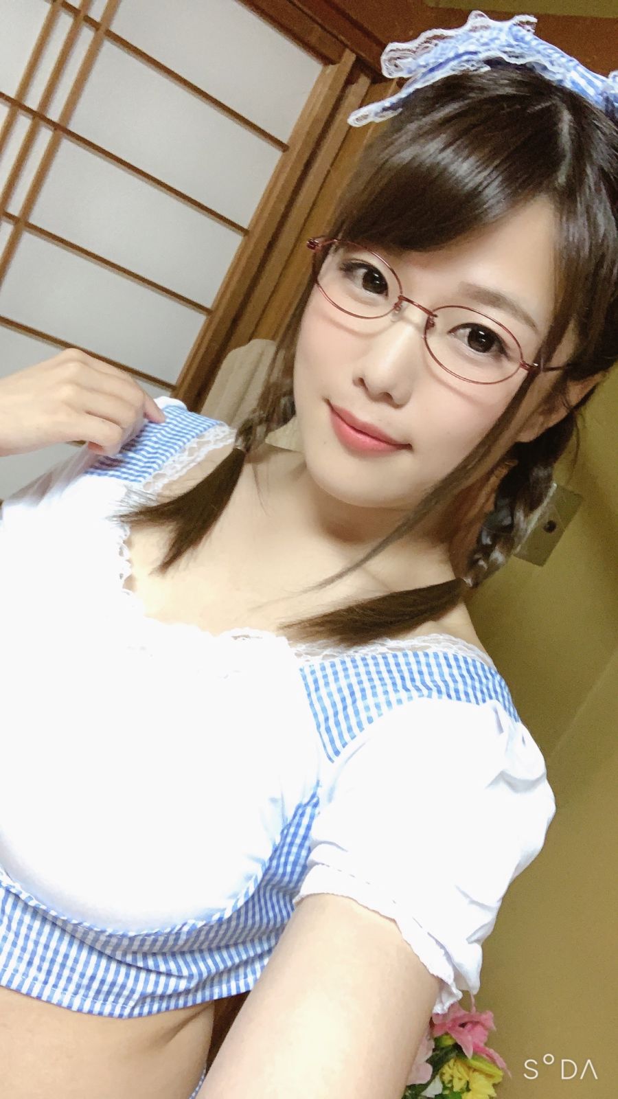 안경이 잘 어울리는 여배우_3.jpg