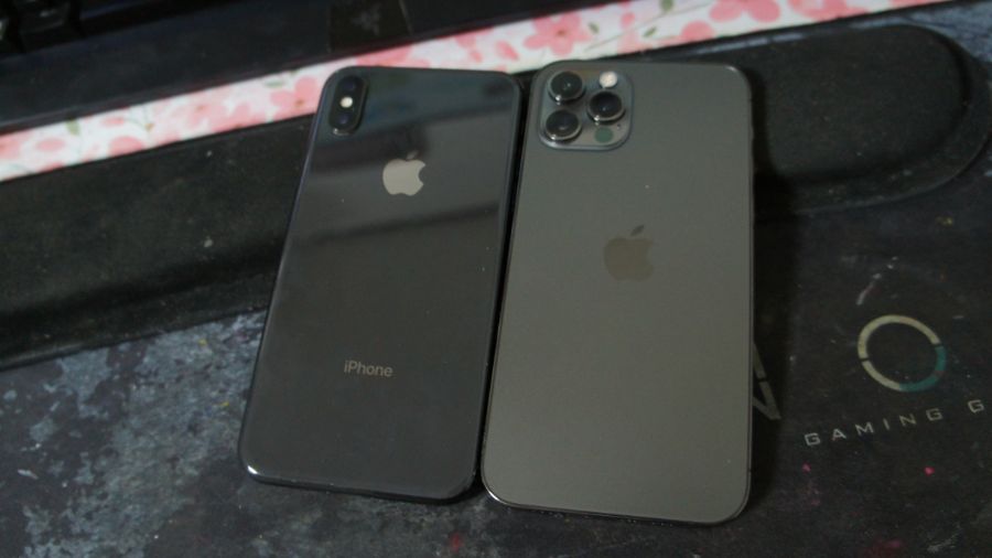 iPhone 12Pro와 악세사리를 가져왔습니다._3.jpg