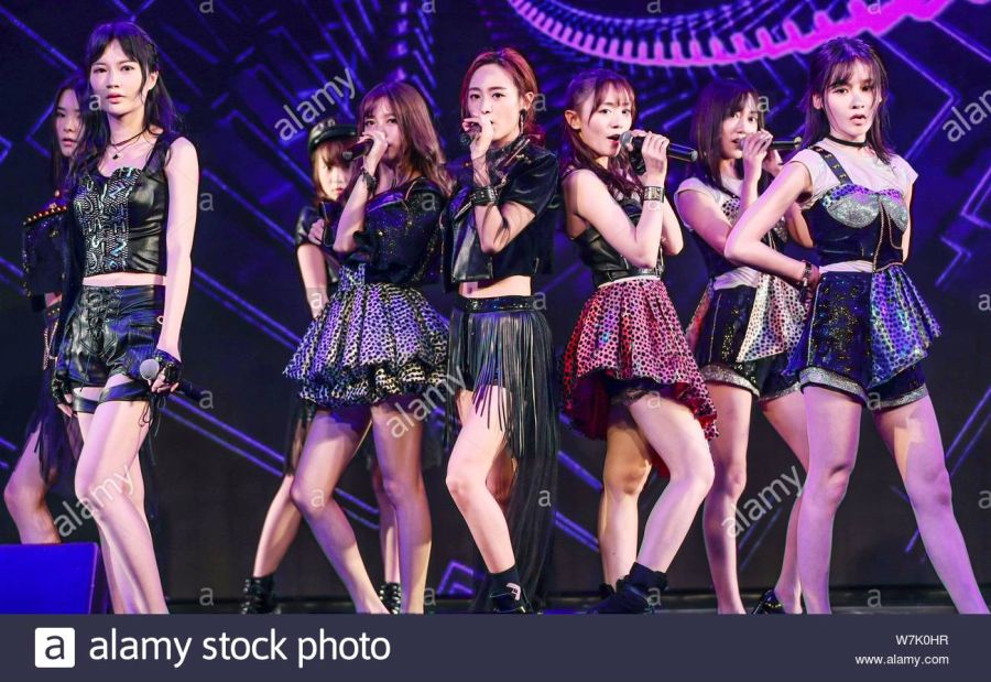 huang-tingting-center-of-chinese-girl-group-snh48-and-members-of-snh48-team-nii-perform-during-her-birthday-party-in-shanghai-china-8-september-2-W7K0HR.jpg