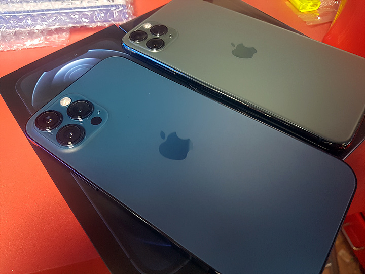 아이폰 12 프로 맥스- 퍼시픽 블루 개봉~샷_8.jpg