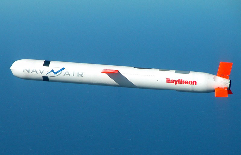 800px-Tomahawk_Block_IV_cruise_missile_-crop.jpg