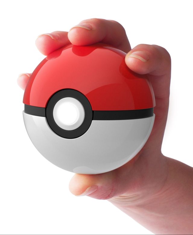 hand-holding-pokeball-lit-2kx2437px-1681x2048.jpg