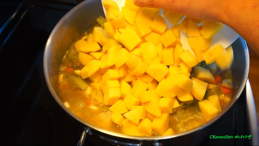 (브금) [덕국음식] 2차대전 독일군 채소스튜 & 피셸스타이너 아인토프_56.jpg