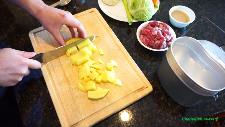 (브금) [덕국음식] 2차대전 독일군 채소스튜 & 피셸스타이너 아인토프_84.jpg