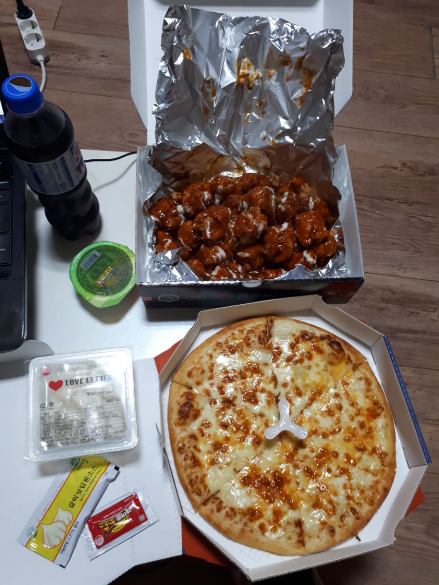피자와 치킨의 러브레터