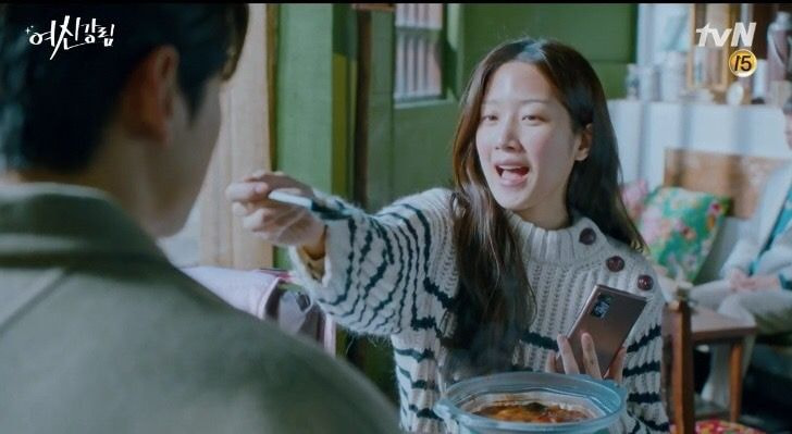 요즘 03년생은 카페에서 인스턴트 훠궈 먹는구나...jpg_4.jpeg