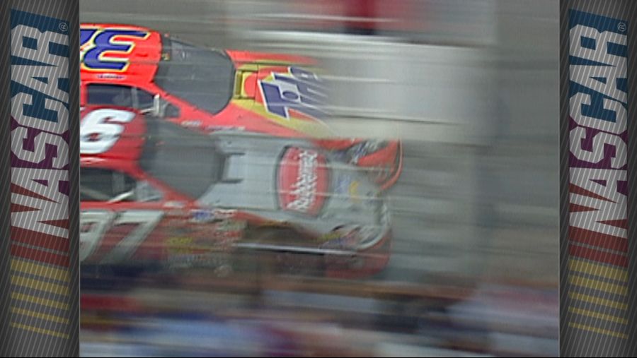 Ricky Craven and Kurt Busch finish at Darlington 2003.mkv_20210307_195318.647.png